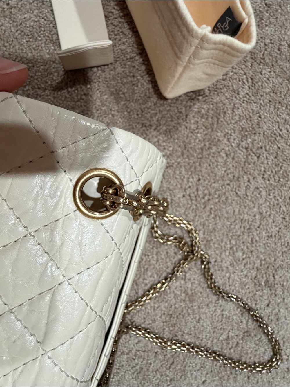 CHANEL Aged Calfskin Quilted 2.55 Reissue 224 Flap Ivory - Picture 10 of 16